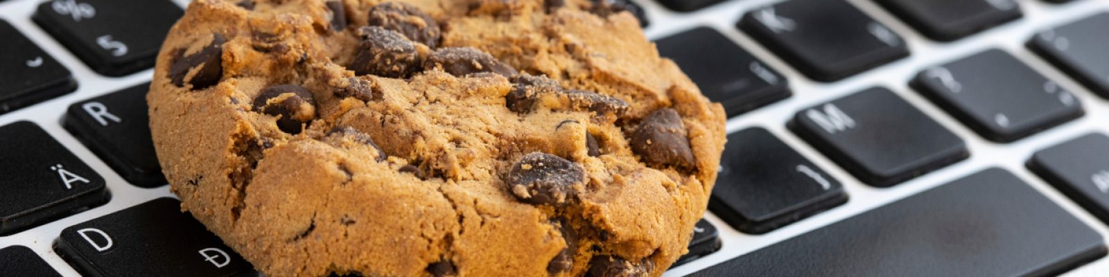 166191352-el-chocolate-es-un-símbolo-de-teclado-de-las-cookies-de-internet